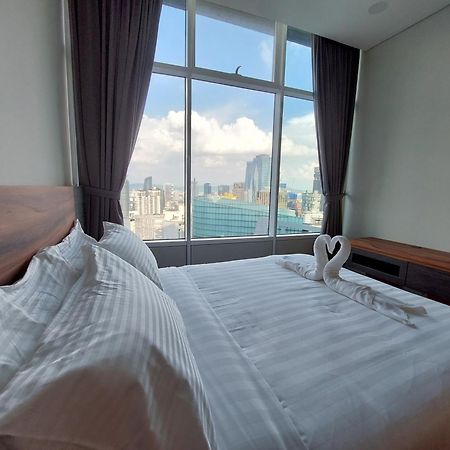 Sky Suites With Klcc Twin Tower View By Irent365 Kuala Lumpur Habitación foto